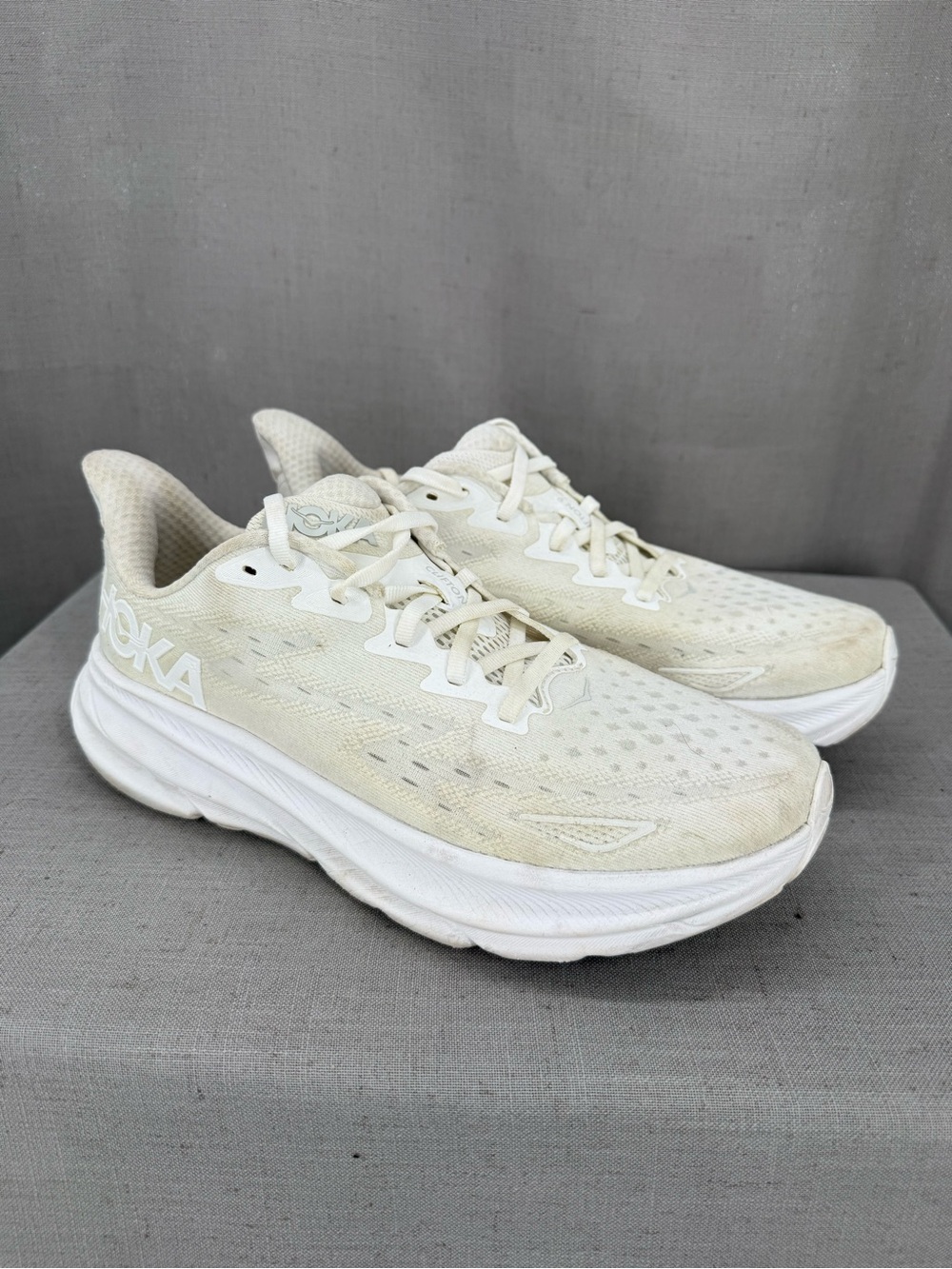 HOKA Clifton 9 running shoes in a triple white colorway women’s sz 9B no insoles
